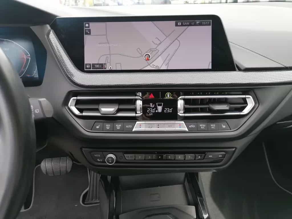BMW 118 iA Sport Line LED LCPro HUD DA DAB Shz 01/2022-photo-11