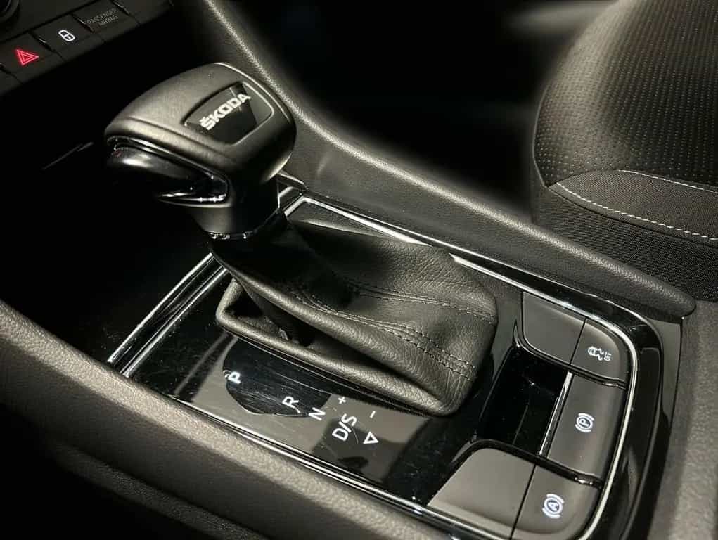 Skoda Karoq 1.5 TSI DSG Tour 04/2023-photo-18
