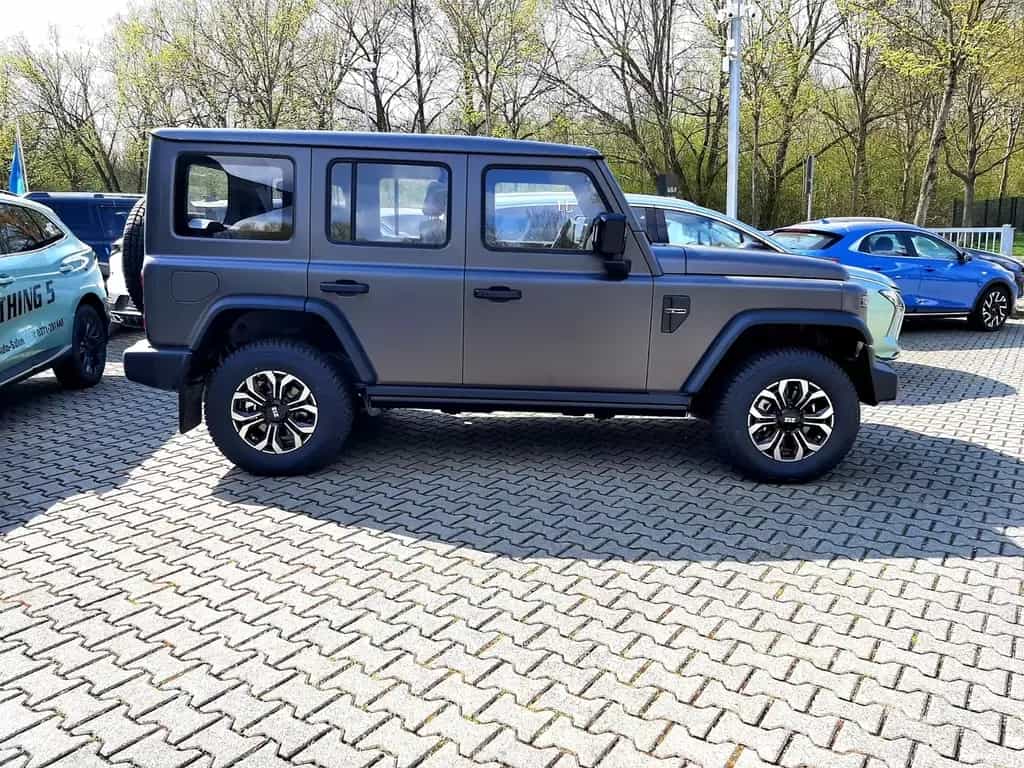 BAW 212 2.0D AWD AT8 LED Seilwinde Keyless null-photo-1