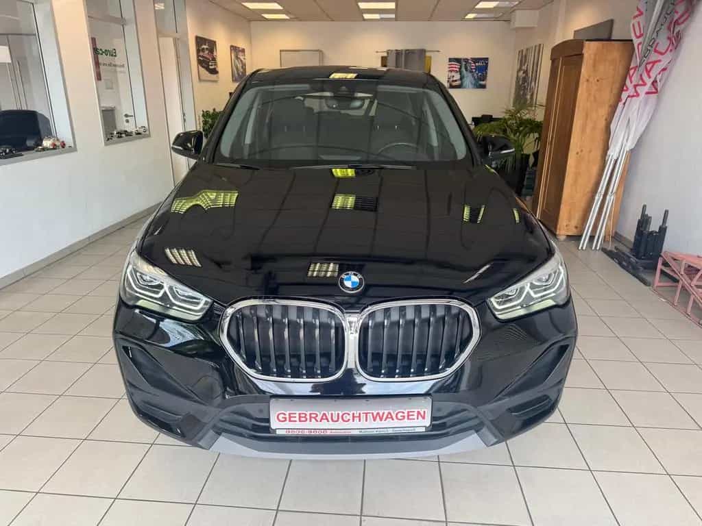 BMW X1 Baureihe 18i / NAVI/ SCHECKHEFT / LED / 07/2020-photo-1