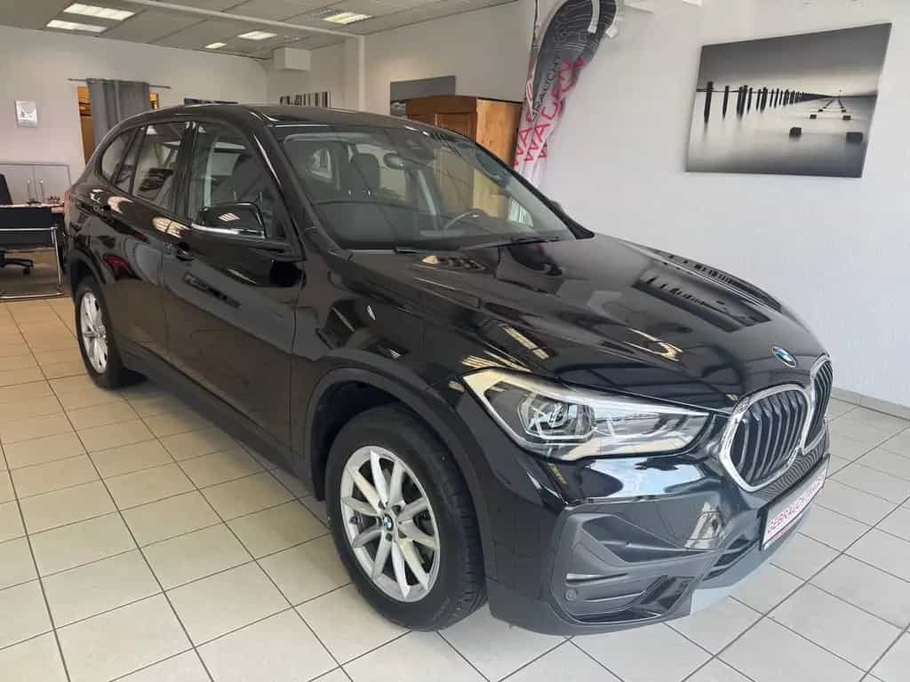 BMW X1 Baureihe 18i / NAVI/ SCHECKHEFT / LED / 07/2020-photo-2