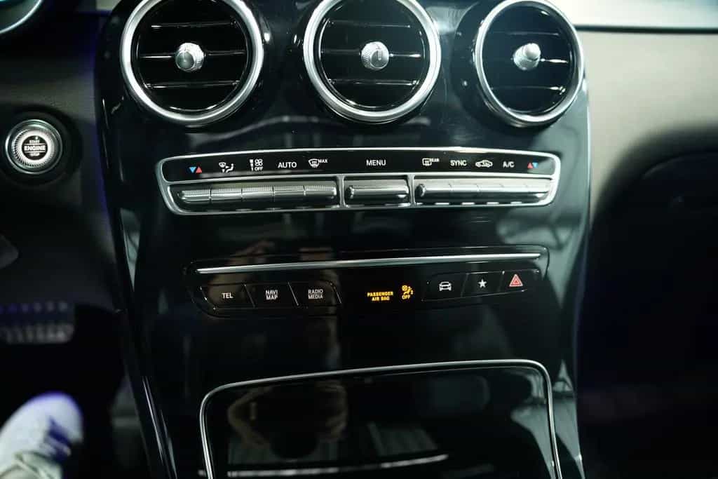 Mercedes-Benz GLC 300 Coupé 4M AMG Line 2H *20 *Pano *Digital 08/2020-photo-33