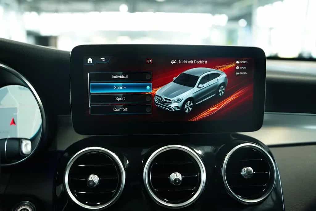 Mercedes-Benz GLC 300 Coupé 4M AMG Line 2H *20 *Pano *Digital 08/2020-photo-39