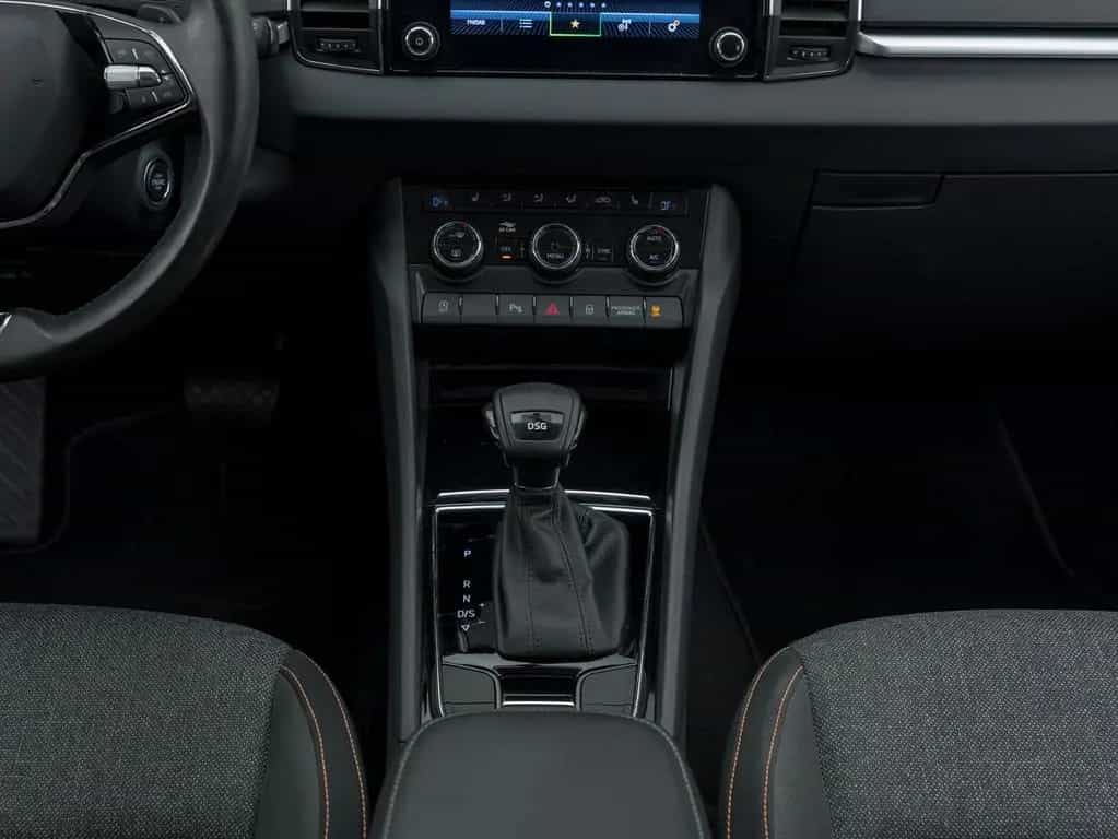 Skoda Karoq 1.5 TSI ACT Clever DSG*LED*NAV*KESSY*SHZ* 01/2022-photo-17