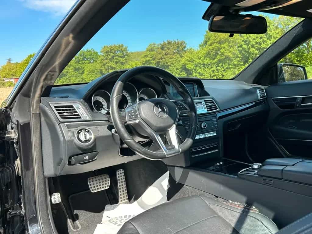Mercedes-Benz E 200 Coupe 2.0 AMG-Line Night-Paket Panorama 09/2016-photo-14