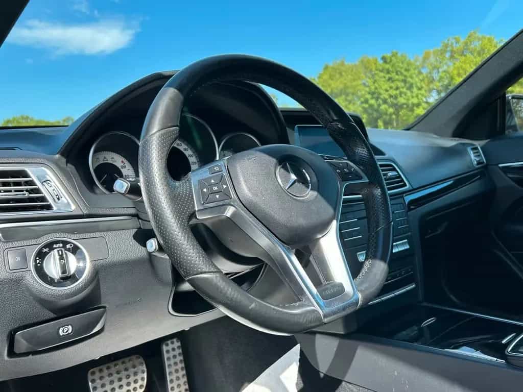 Mercedes-Benz E 200 Coupe 2.0 AMG-Line Night-Paket Panorama 09/2016-photo-17