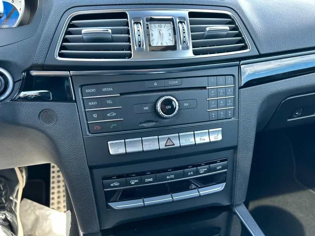 Mercedes-Benz E 200 Coupe 2.0 AMG-Line Night-Paket Panorama 09/2016-photo-28