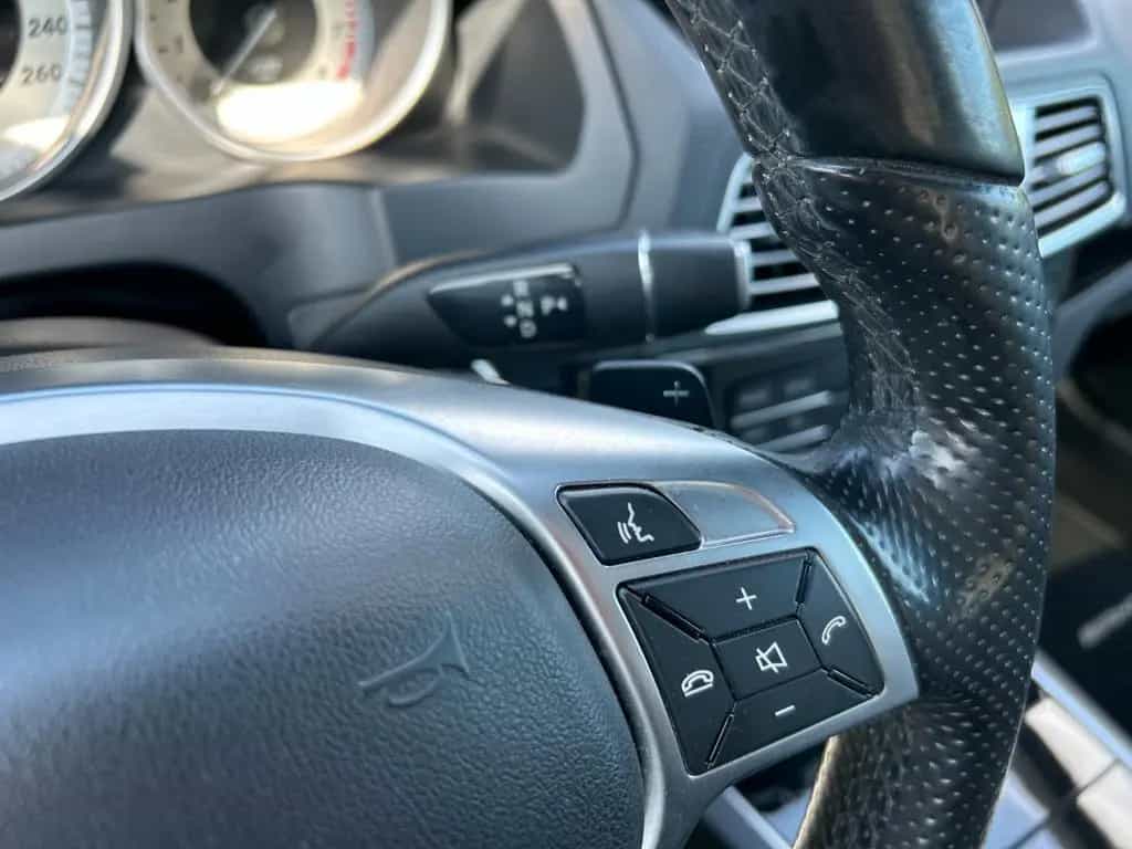 Mercedes-Benz E 200 Coupe 2.0 AMG-Line Night-Paket Panorama 09/2016-photo-30