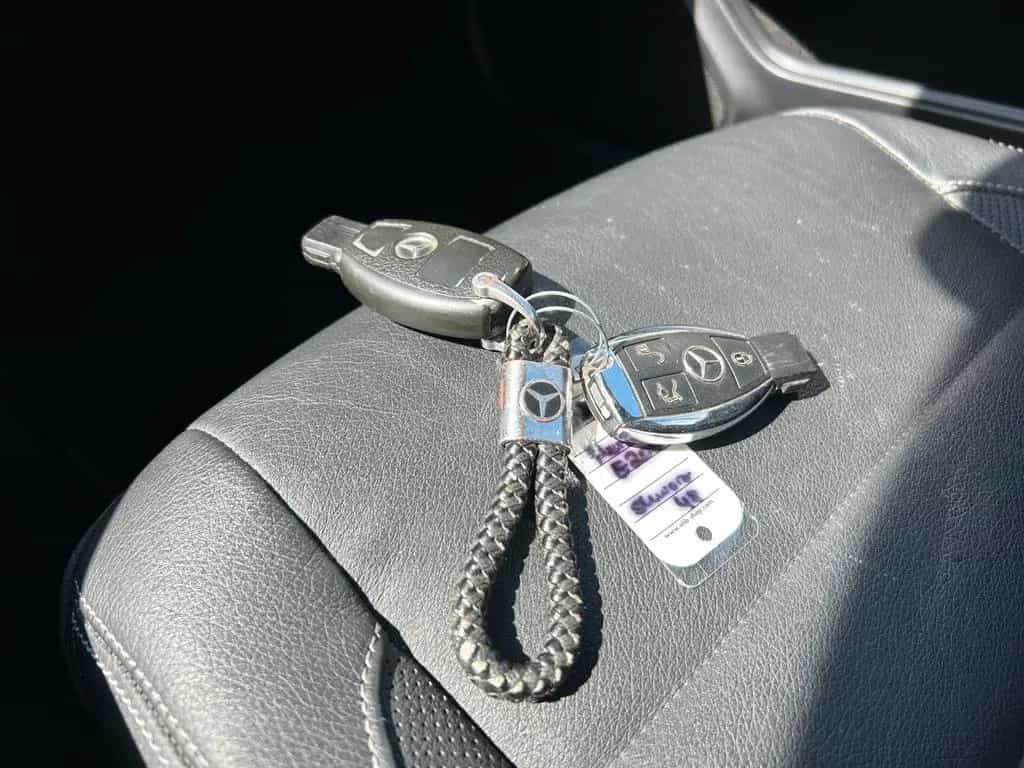Mercedes-Benz E 200 Coupe 2.0 AMG-Line Night-Paket Panorama 09/2016-photo-36