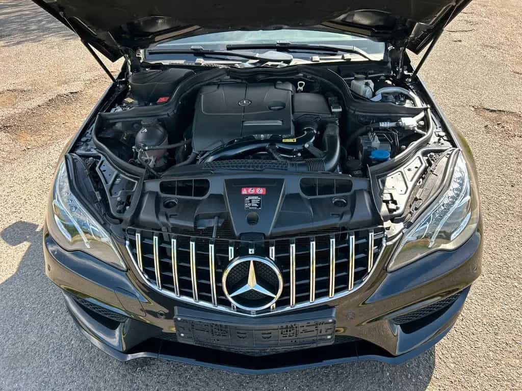 Mercedes-Benz E 200 Coupe 2.0 AMG-Line Night-Paket Panorama 09/2016-photo-40