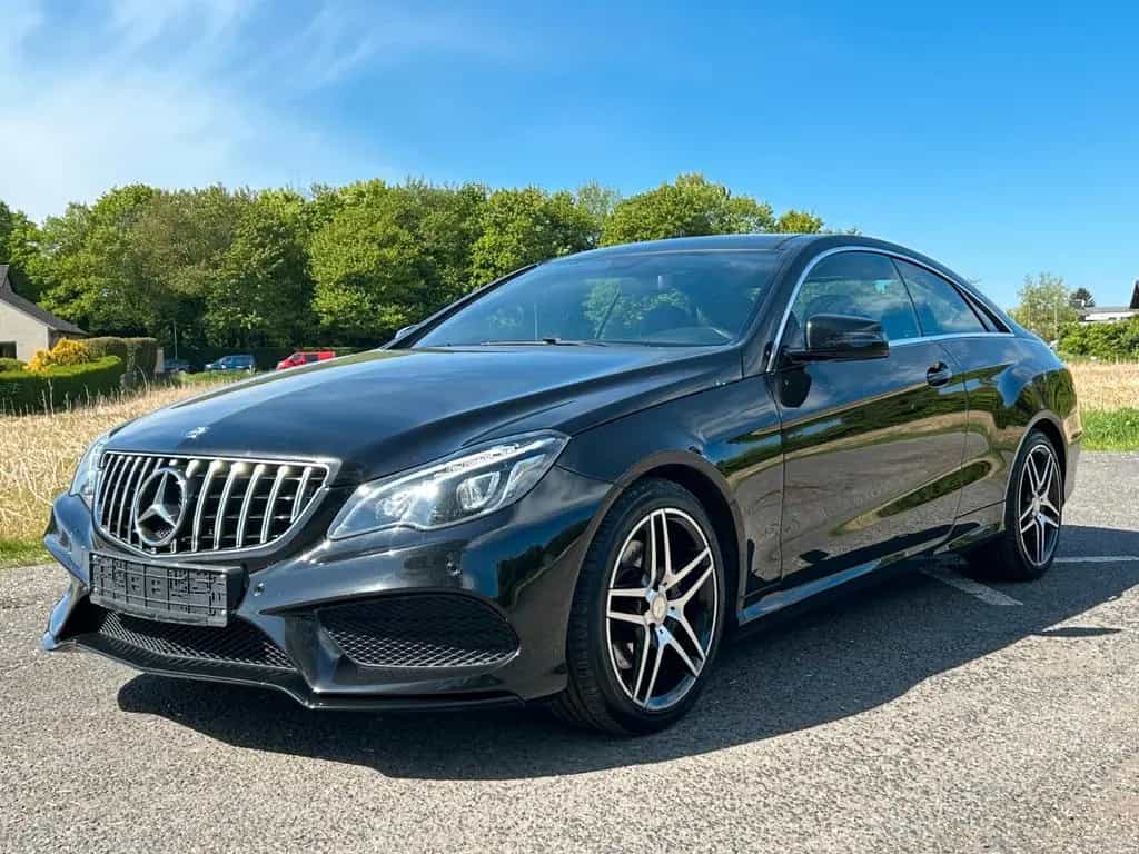 Mercedes-Benz E 200 Coupe 2.0 AMG-Line Night-Paket Panorama 09/2016-photo-43