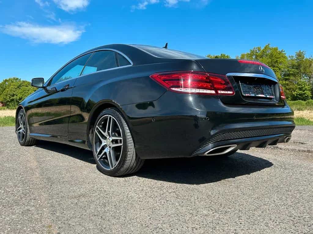 Mercedes-Benz E 200 Coupe 2.0 AMG-Line Night-Paket Panorama 09/2016-photo-45