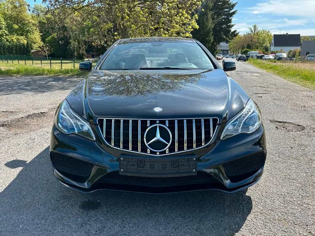 Mercedes-Benz E 200 Coupe 2.0 AMG-Line Night-Paket Panorama 09/2016-photo-8