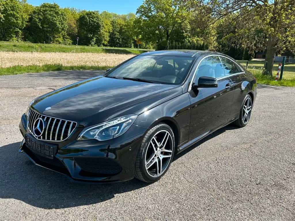 Mercedes-Benz E 200 Coupe 2.0 AMG-Line Night-Paket Panorama 09/2016-photo-9