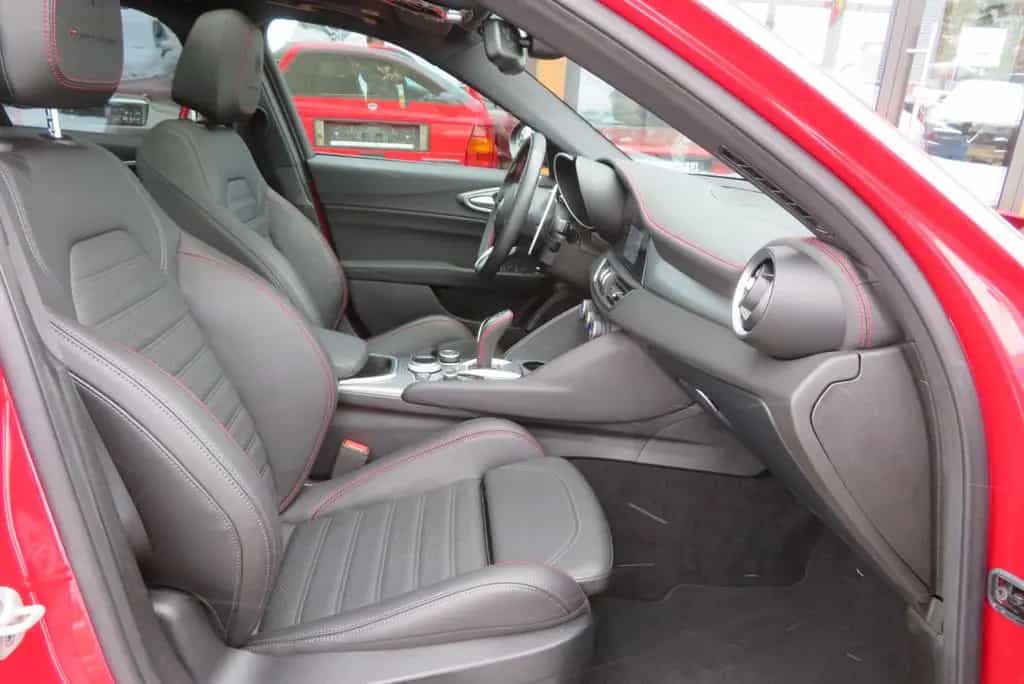 Alfa Romeo Giulia Competizione Q4 280PS 09/2023-photo-13
