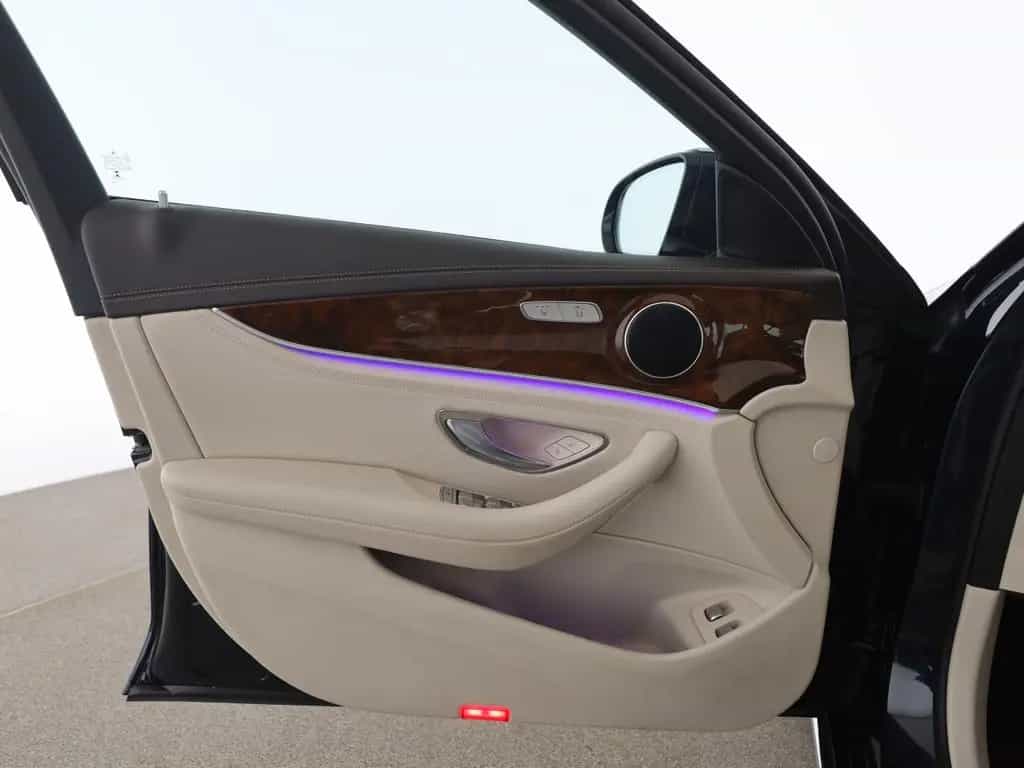 Mercedes-Benz E-Class 220 d Exclusive Standhz AHK Comand 360 03/2018-photo-12