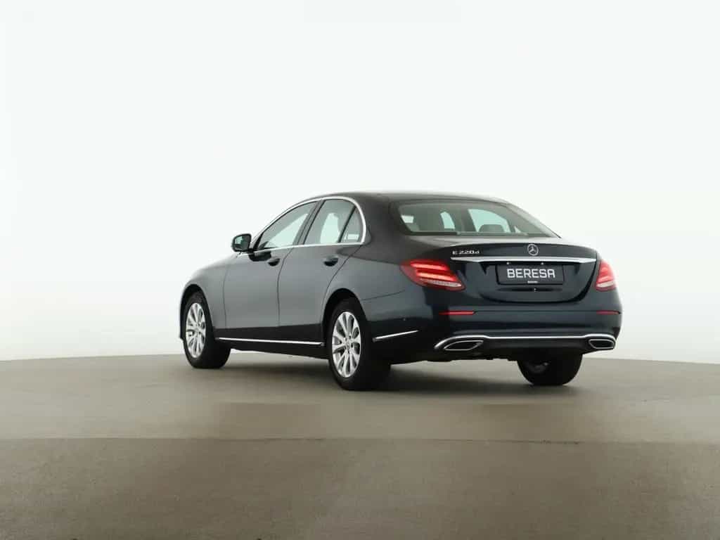 Mercedes-Benz E-Class 220 d Exclusive Standhz AHK Comand 360 03/2018-photo-4
