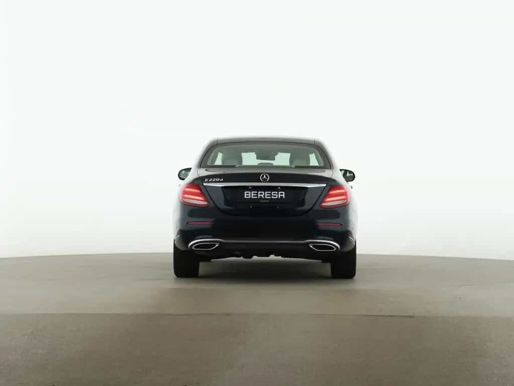 Mercedes-Benz E-Class 220 d Exclusive Standhz AHK Comand 360 03/2018-photo-5