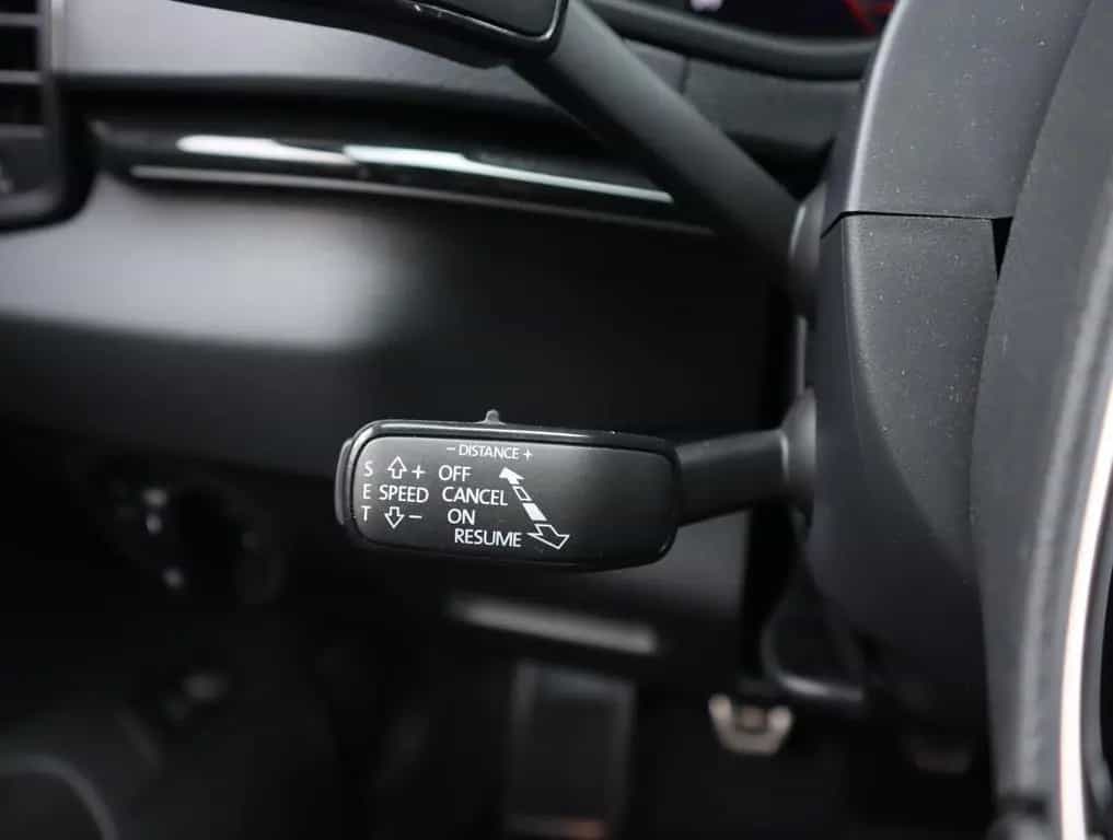 Skoda Karoq 1.5TSI Sportline el.Klappe+ACC+Matrix+RFC 08/2025-photo-12