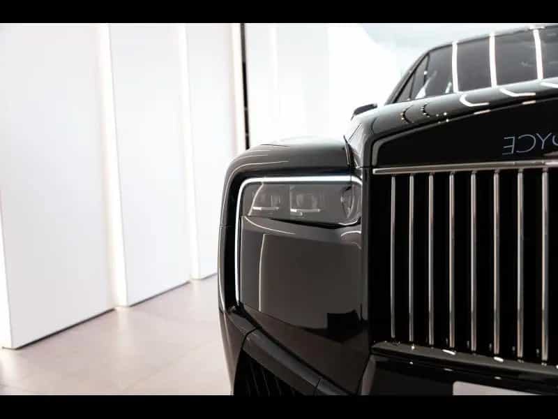 Rolls-Royce Cullinan Black Badge Series II null-photo-12
