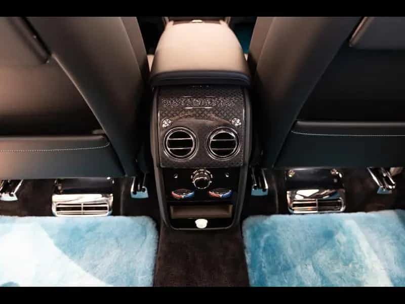 Rolls-Royce Cullinan Black Badge Series II null-photo-18