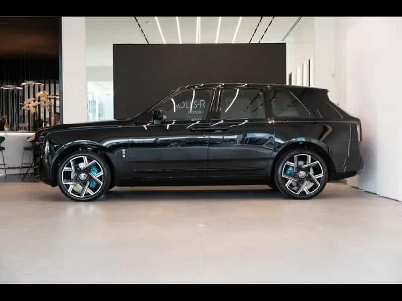 Rolls-Royce Cullinan Black Badge Series II null-photo-1
