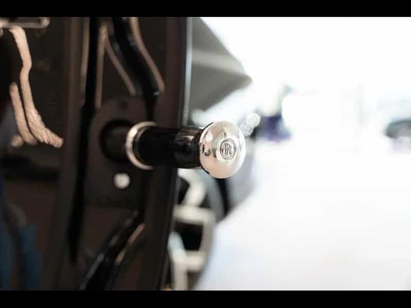 Rolls-Royce Cullinan Black Badge Series II null-photo-21
