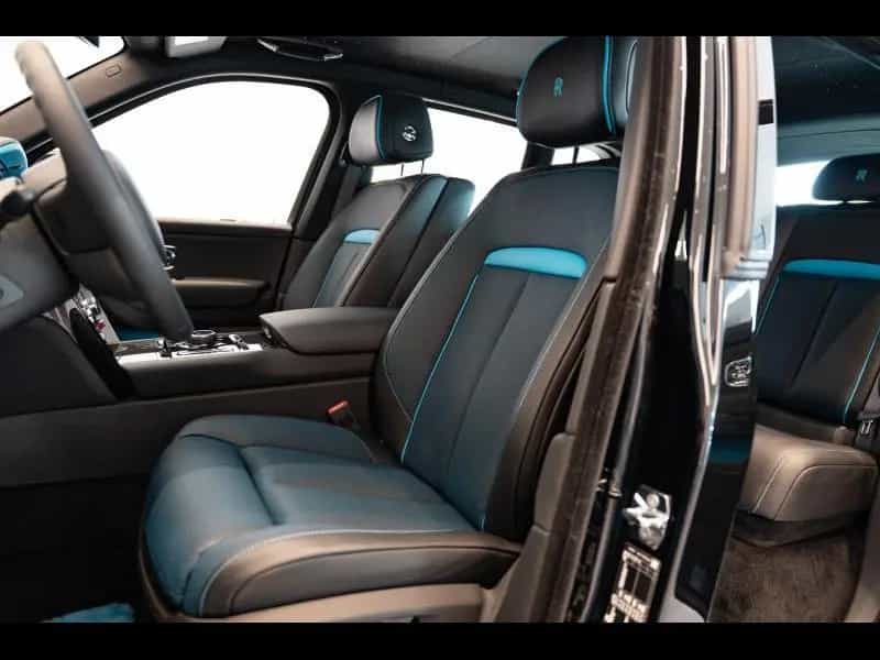 Rolls-Royce Cullinan Black Badge Series II null-photo-23