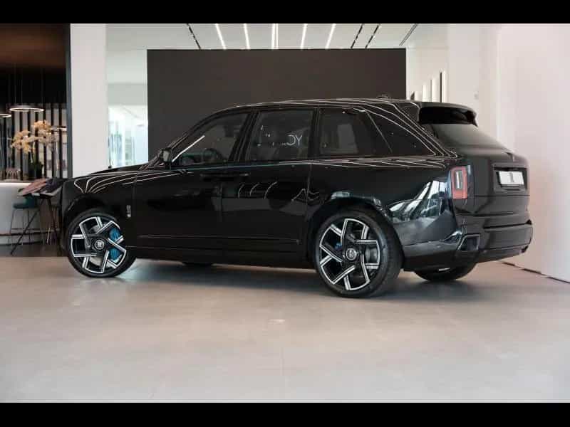 Rolls-Royce Cullinan Black Badge Series II null-photo-3
