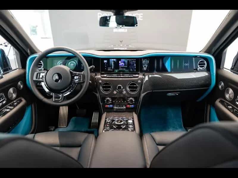 Rolls-Royce Cullinan Black Badge Series II null-photo-5