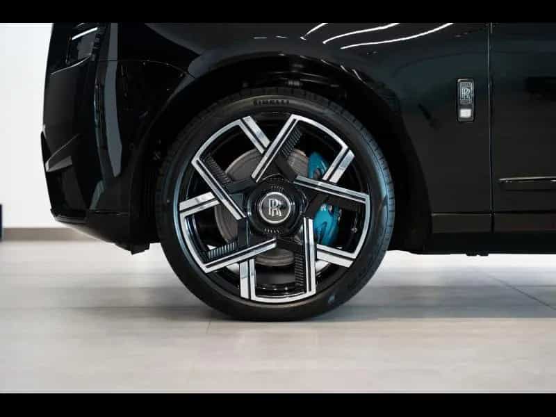 Rolls-Royce Cullinan Black Badge Series II null-photo-6