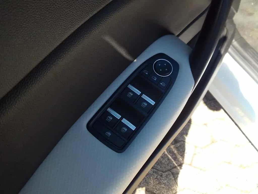 Renault Captur II 1.3 Edition One Bose 360* SHZ Navi AHK 03/2021-photo-13