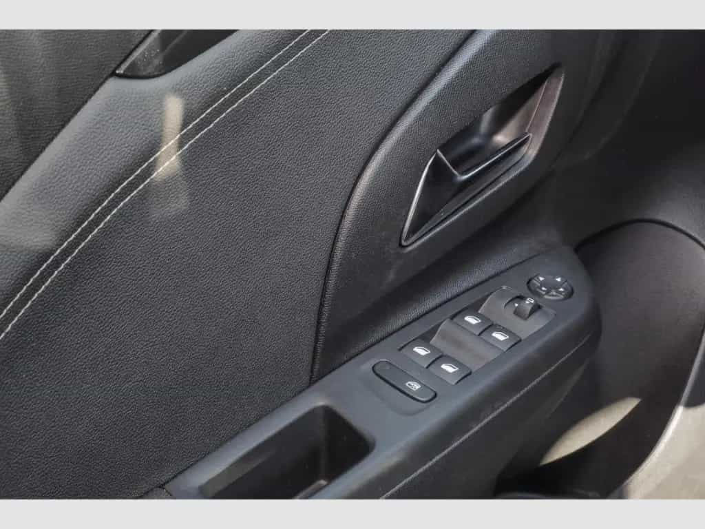 Opel Corsa F GS 1.2 Voll-LED RückKam Winterpaket Allw 02/2024-photo-15