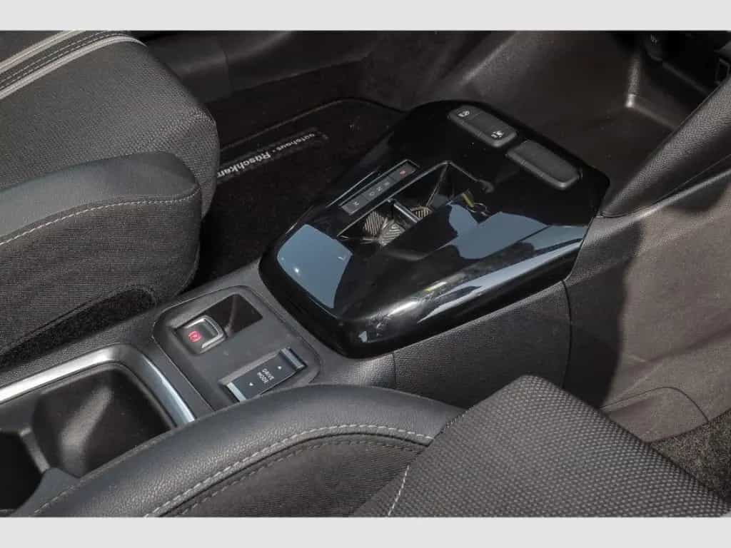 Opel Corsa F GS 1.2 Voll-LED RückKam Winterpaket Allw 02/2024-photo-8