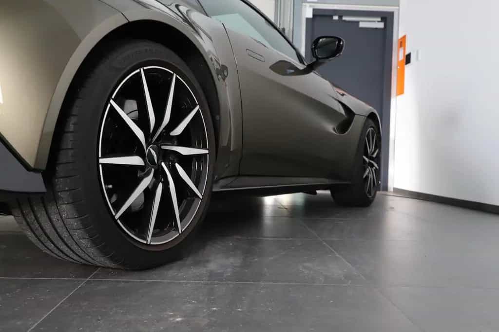 Aston Martin V8 Vantage 4.0 V8 ardengreen 10/2020-photo-29
