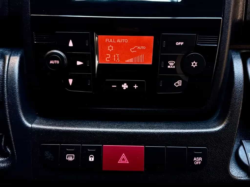 Fiat Ducato 2.3 D L2H2 3,5t KLIMA AHK NAVI CAM LED 04/2018-photo-31