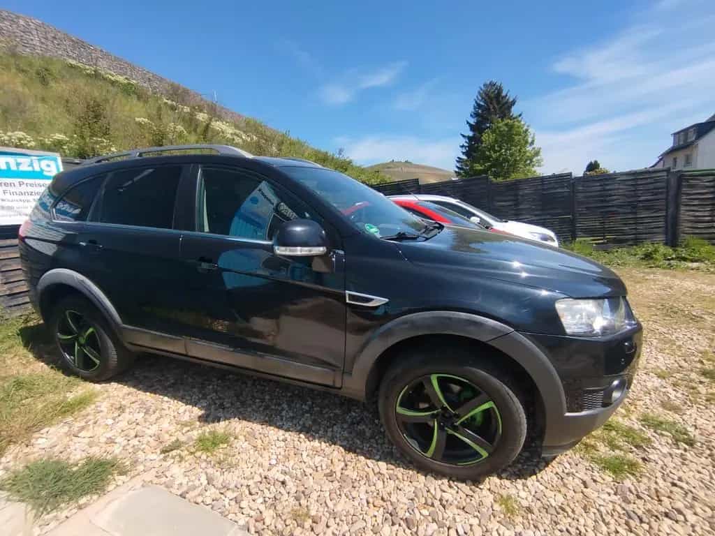 Chevrolet Captiva 2.2 D LT+ Autom.*7Sitze*Kam.*Temp.*TÜV n 11/2012-photo-2
