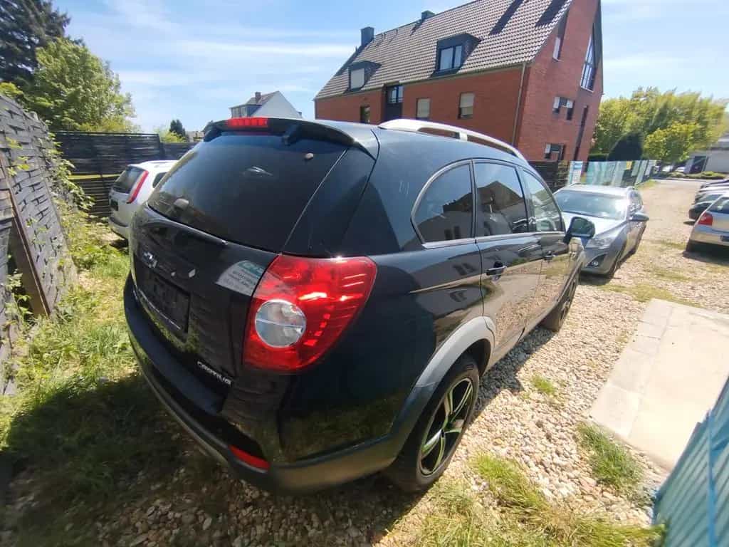Chevrolet Captiva 2.2 D LT+ Autom.*7Sitze*Kam.*Temp.*TÜV n 11/2012-photo-3