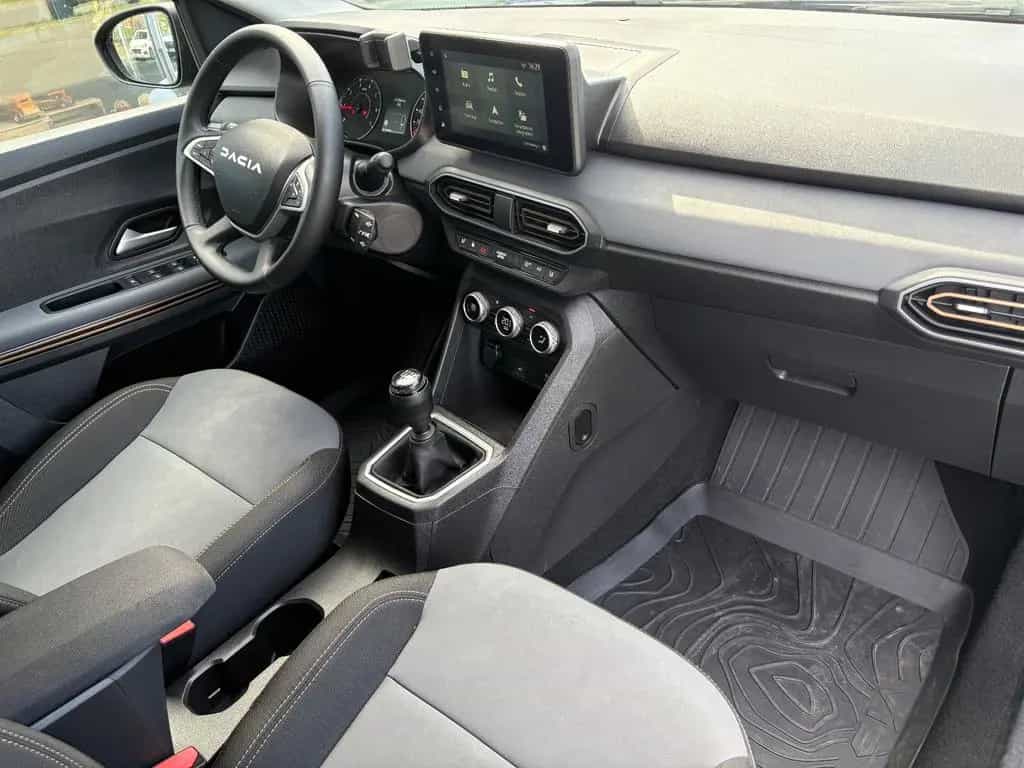 Dacia Jogger Extreme+ 7-Sitzer| 1.Hand | Navi | Kamera 12/2024-photo-22