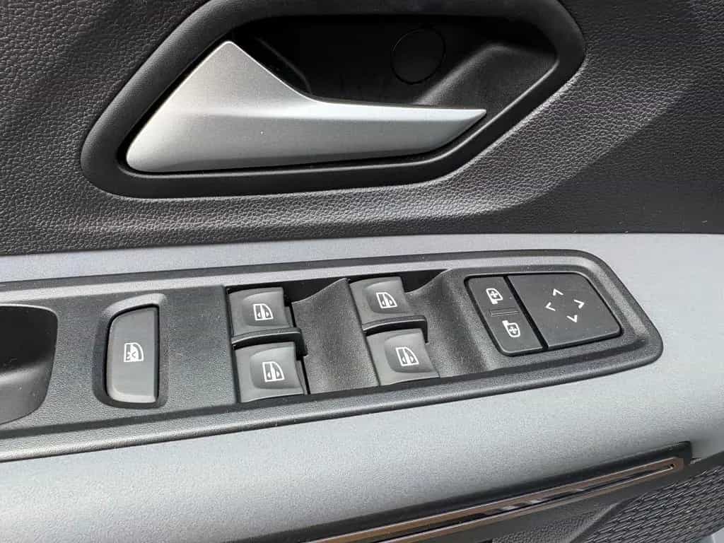 Dacia Jogger Extreme+ 7-Sitzer| 1.Hand | Navi | Kamera 12/2024-photo-37