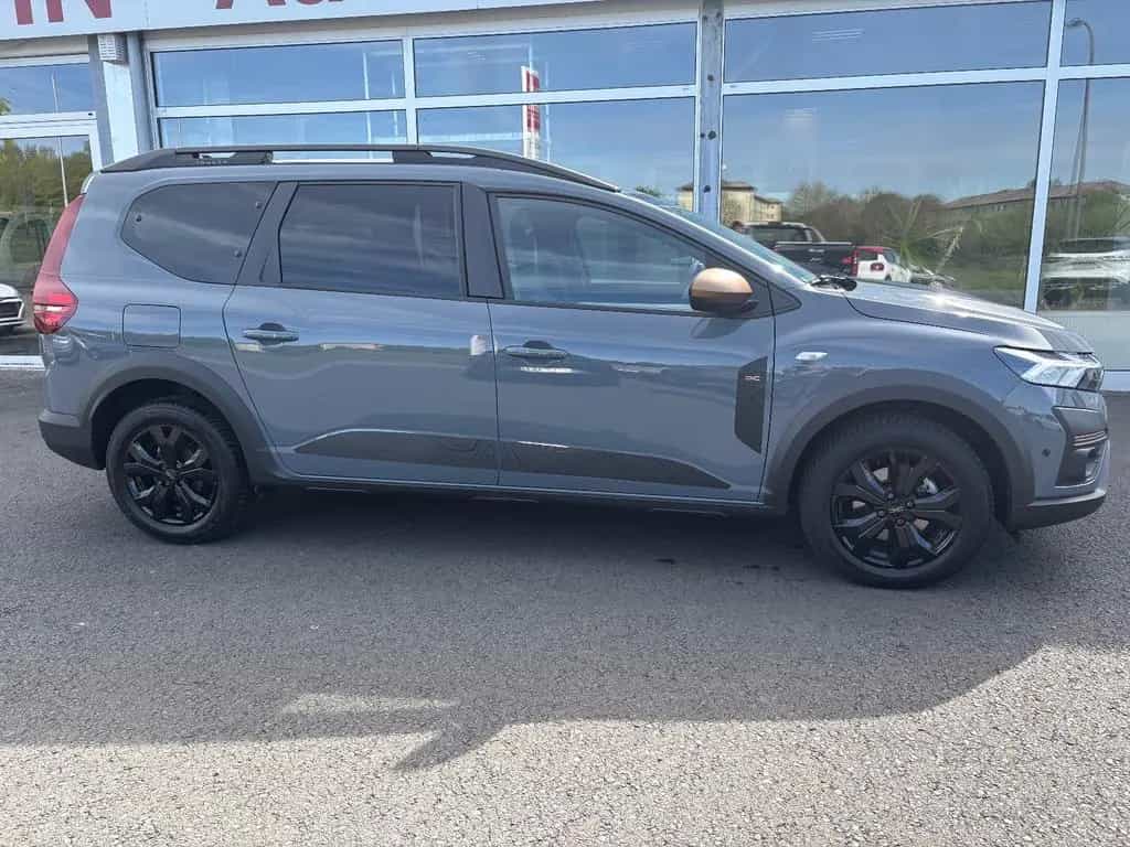 Dacia Jogger Extreme+ 7-Sitzer| 1.Hand | Navi | Kamera 12/2024-photo-4