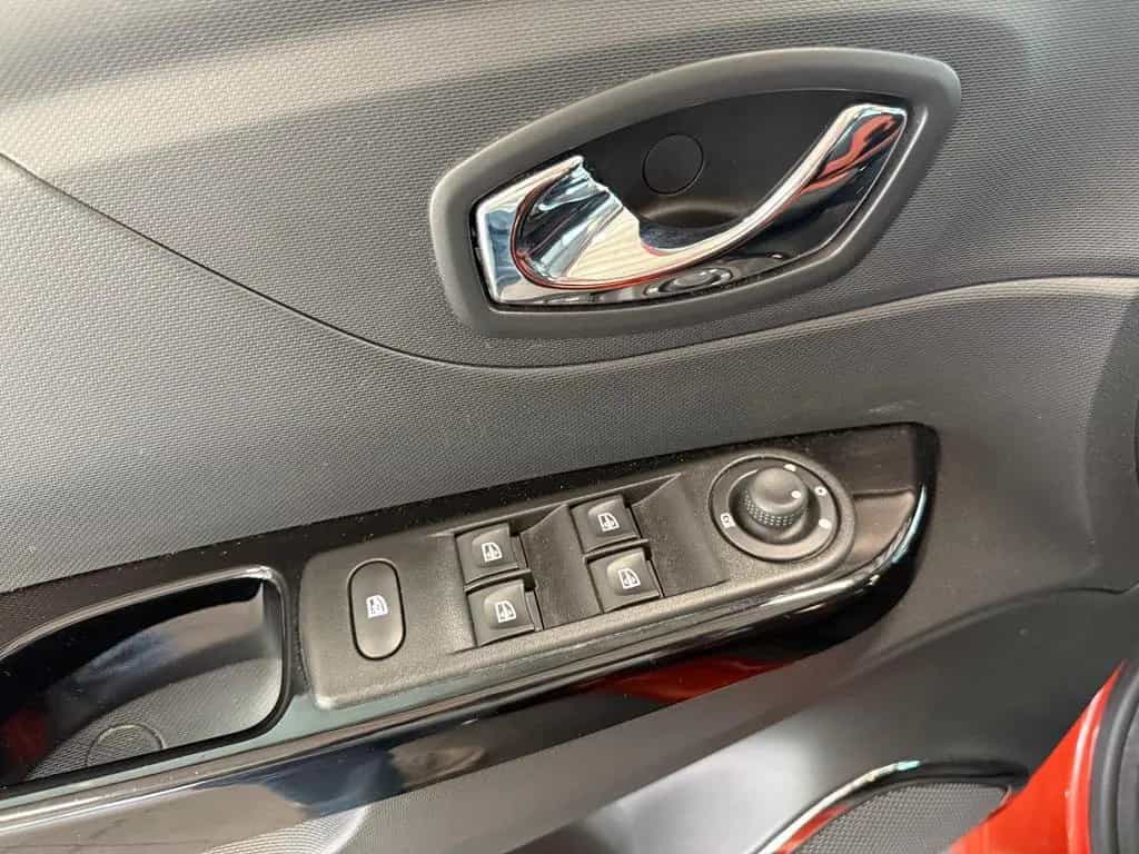 Renault Captur Luxe 1.2 AUTOMATIK NAVI XENON SHZ KLIMA 11/2014-photo-24
