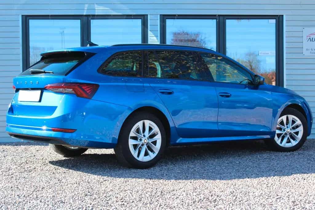 Skoda Octavia Combi Ambition*LED*NAV*SITZH 09/2020-photo-4