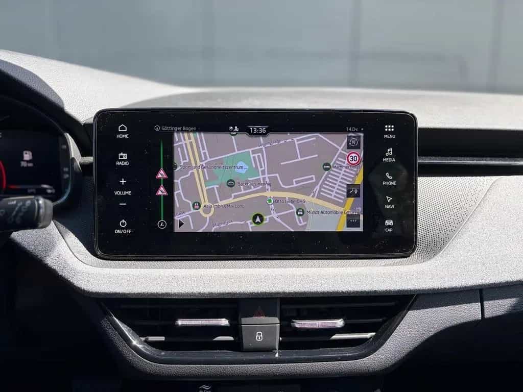 Skoda Kamiq SELECTION 1.5TSI DSG NAVI+AHK+SITZHEIUNG 03/2024-photo-14
