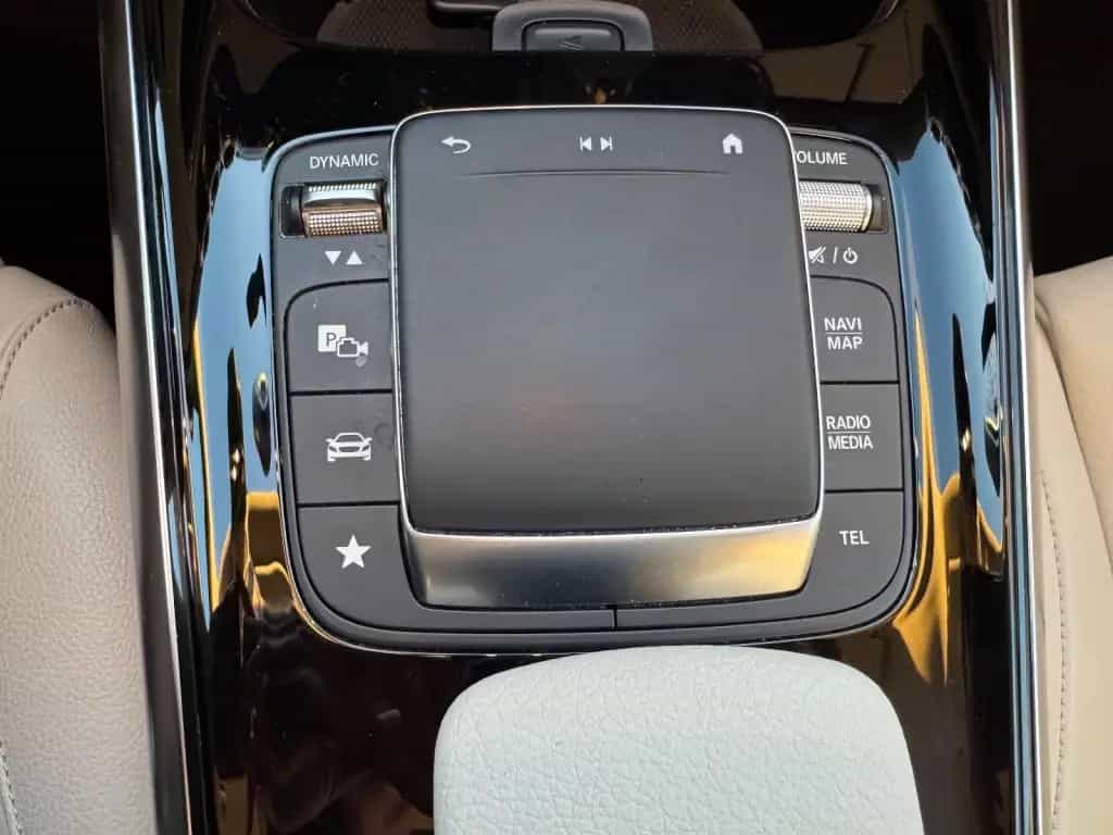 Mercedes-Benz GLA-Class 200 d 4Matic Progressive *LEDER/AHK* 07/2020-photo-17