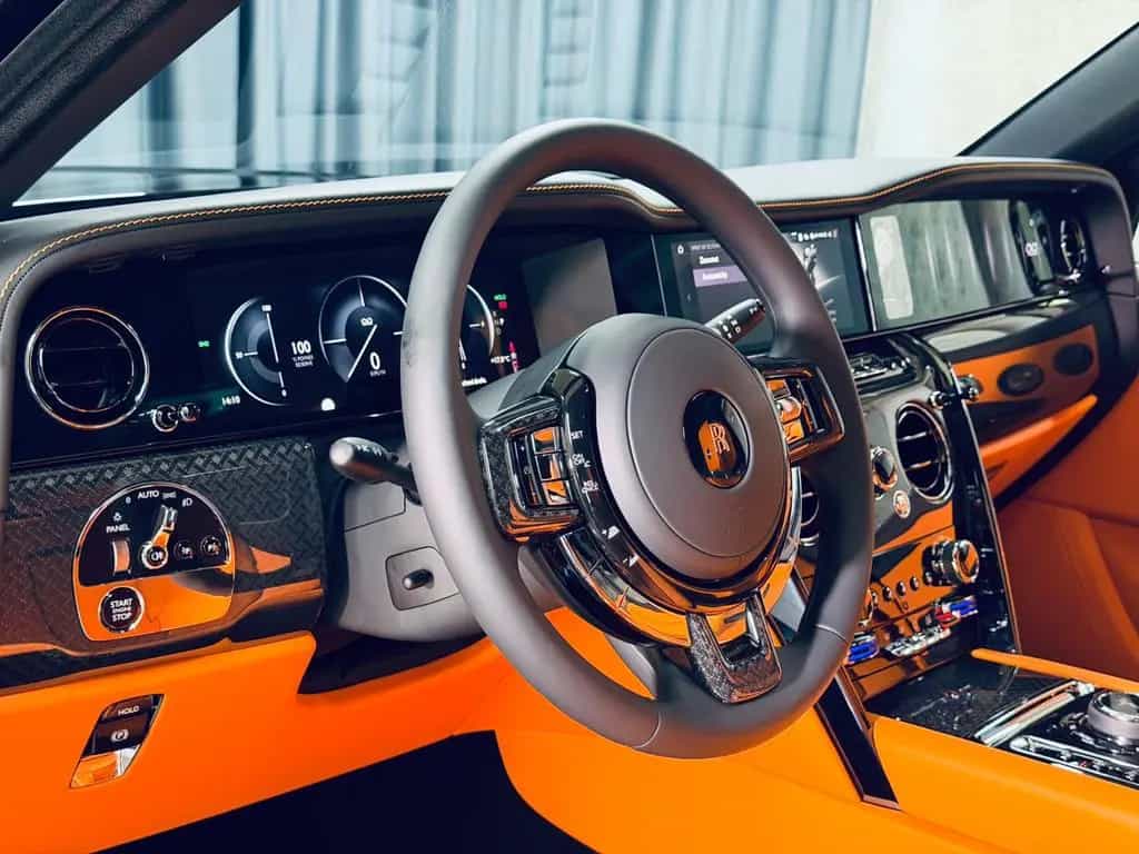 Rolls-Royce Cullinan Black Badge SHOOTING STARS BESPOKE 4SEATS STOCK null-photo-19