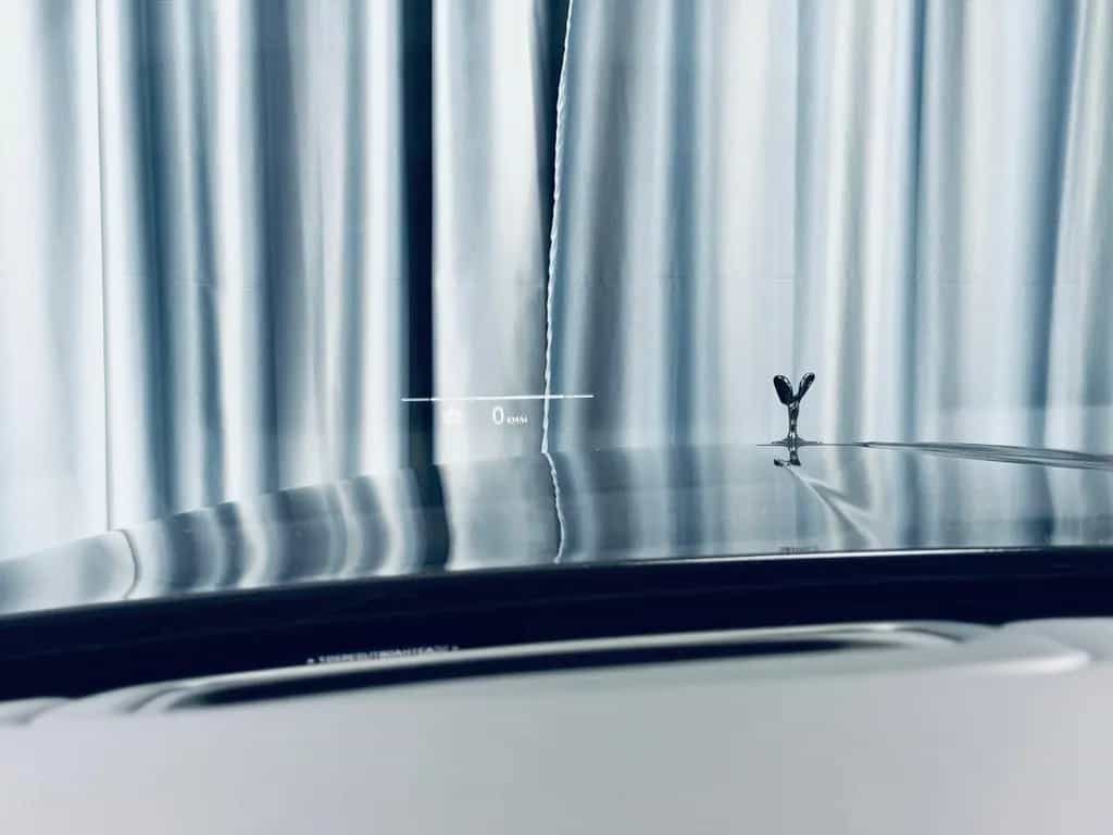 Rolls-Royce Cullinan Black Badge SHOOTING STARS BESPOKE 4SEATS STOCK null-photo-32