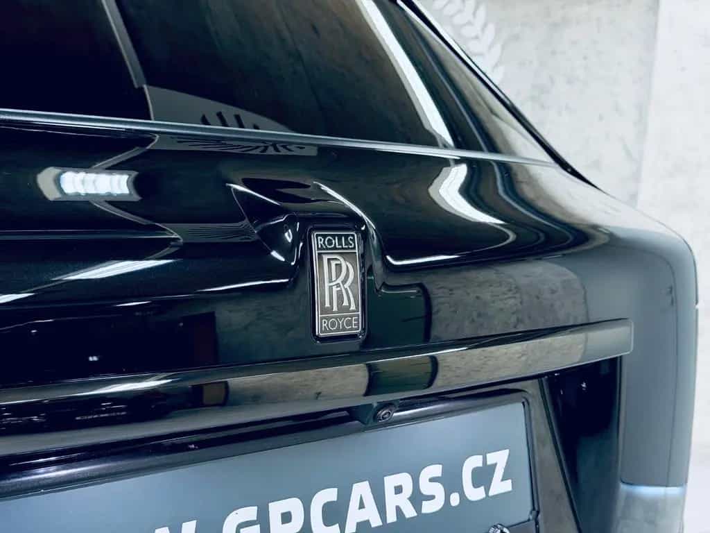 Rolls-Royce Cullinan Black Badge SHOOTING STARS BESPOKE 4SEATS STOCK null-photo-7