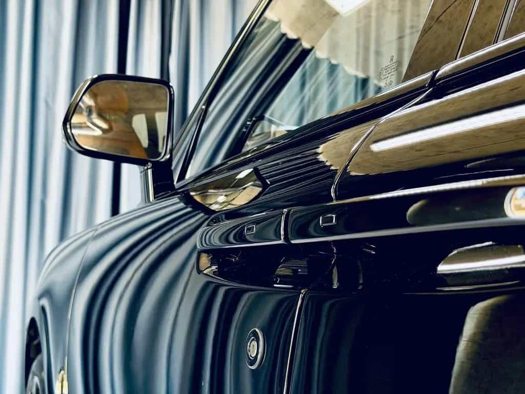 Rolls-Royce Cullinan Black Badge SHOOTING STARS BESPOKE 4SEATS STOCK null-photo-9