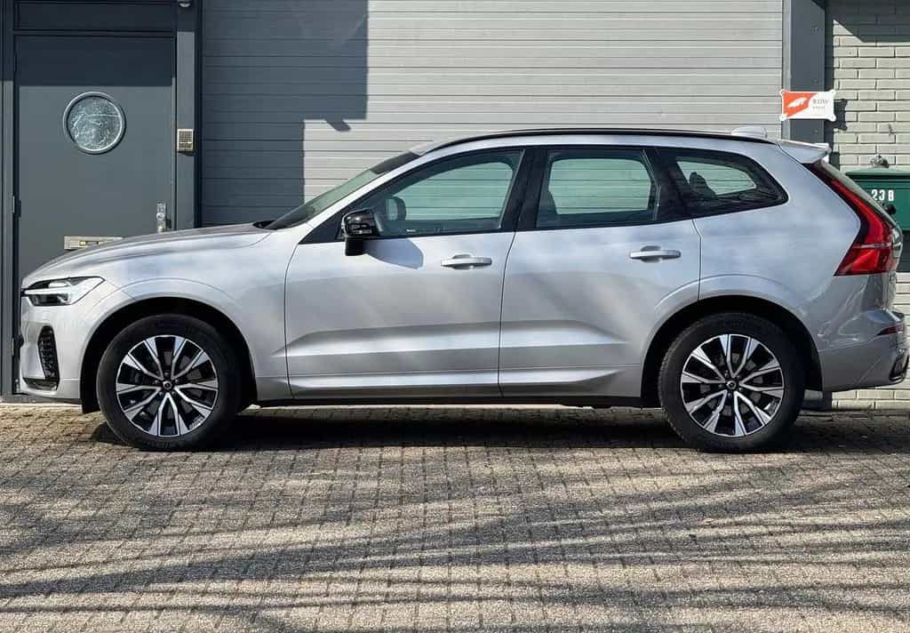 Volvo XC60 2.0 B4 Plus Dark 02/2023-photo-1
